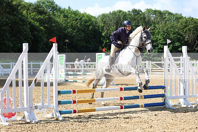 3E7A2602 - Class 2: 70cm Juniors and Seniors