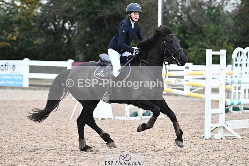 231118A-135835-03230 - Cls 9 Foxhunter & 1.10m Open