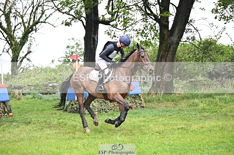 250418-123931-03060 - 025-Oliver.Thompson-HOLD.ME.TIGHT