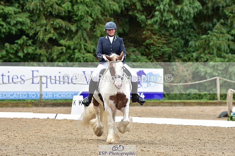 250719A-103816-03746 - 092-Rachael.Smaldon-Nadderbrook.Biscuit
