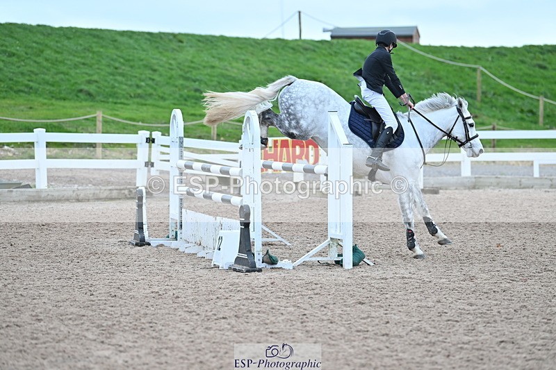 231119A-114128-05483 - Sun Cls 5 Newcomers & 1m Open