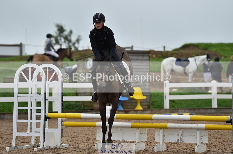 220829A-162012-00196 - 70cm Classes 3a 3b & 4