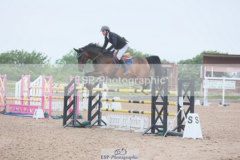 250524-124500-04765 - Cls 15 Snr Fox 1st Rnd