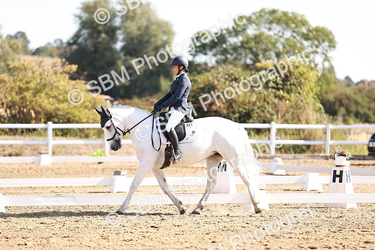 SBM_004400 - Class 12 - Novice 5 - 9.07-10.10