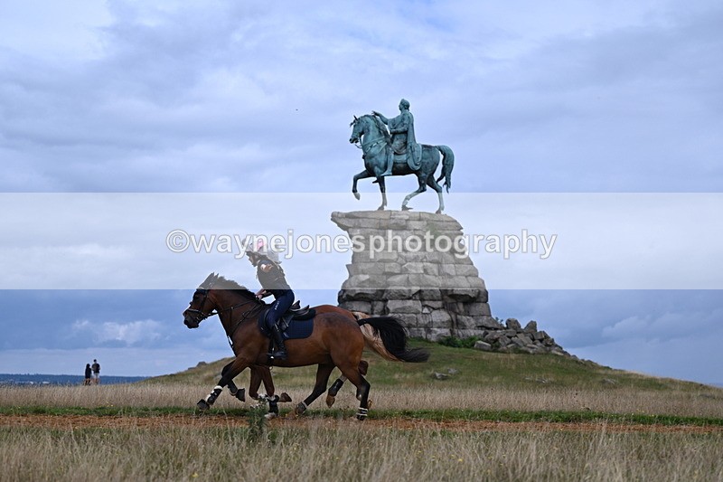 DSC_6122 - Time at Statue 12:17 to 12:44