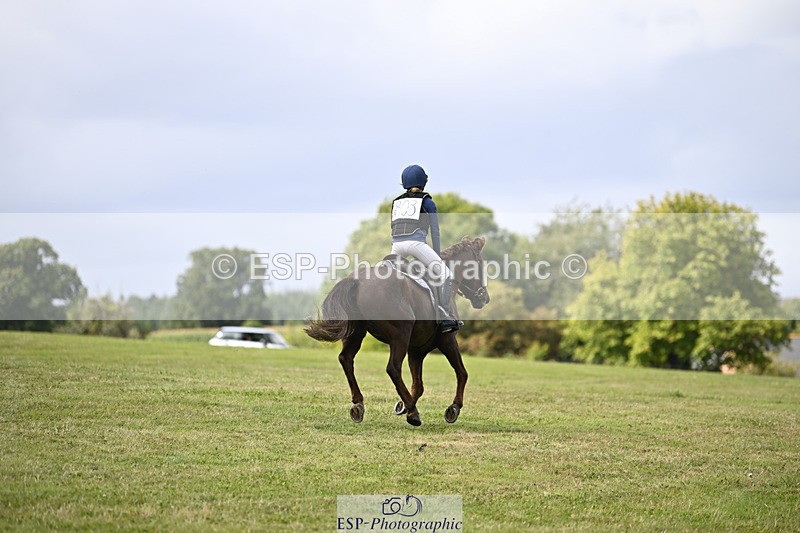 240825X-140628-34743 - 80cm XC 14.30 to 15.30