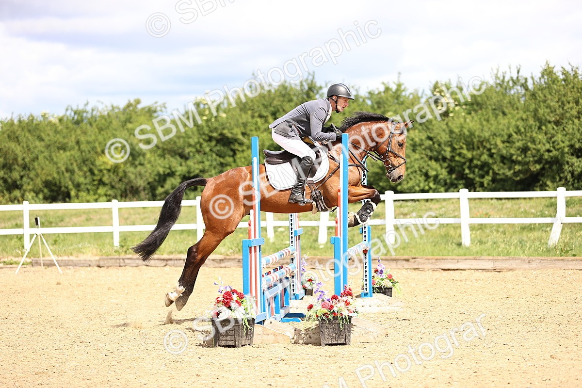 SBM_006561_Class 16 - Senior British Novice - 90cm - Anthony