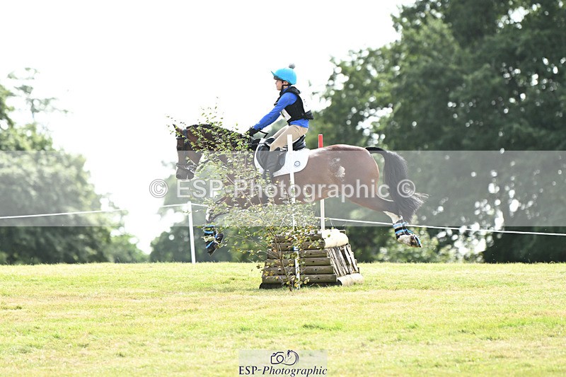 240825X-104940-31199 - 70cm XC 10.00 to 11.00