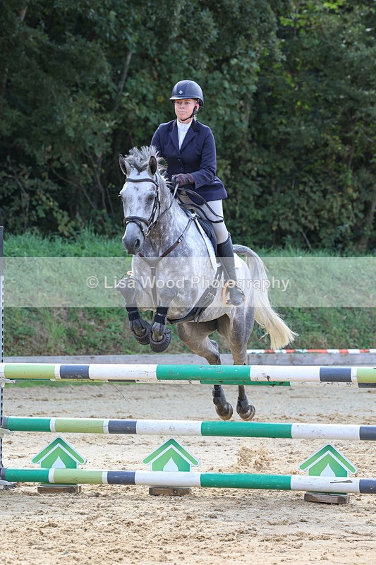 3E7A0695 - Class 4: Senior British Novice/90cm open