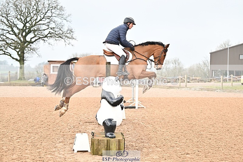250122-141129-00585 - Cls 6 Foxhunter and 1.20m