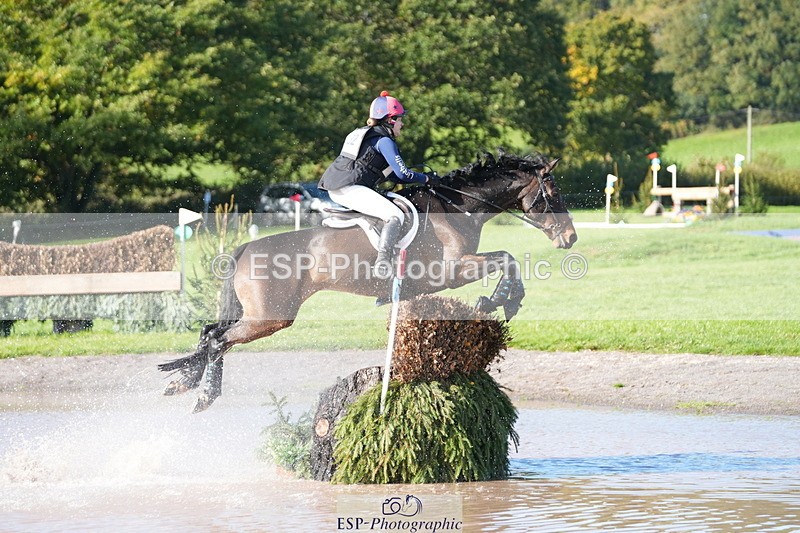 251024A-123121-10682 - B-132-Hannah.R.Jones