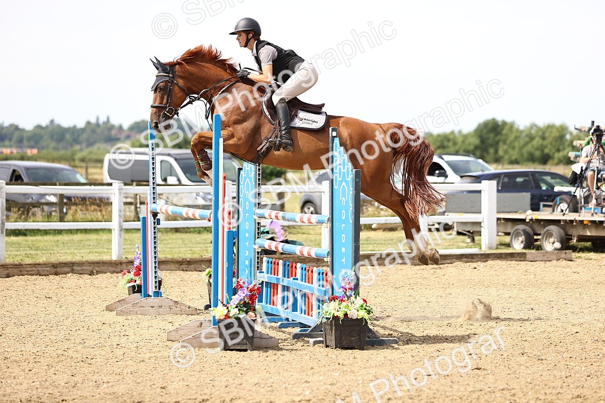 SBM_000492 - Class 15 - Redpost Equestian Senior Foxhunter - 1.20m