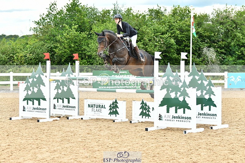 230721A-141722-06832 - Cls 22, 1 Star Gold 1.30m