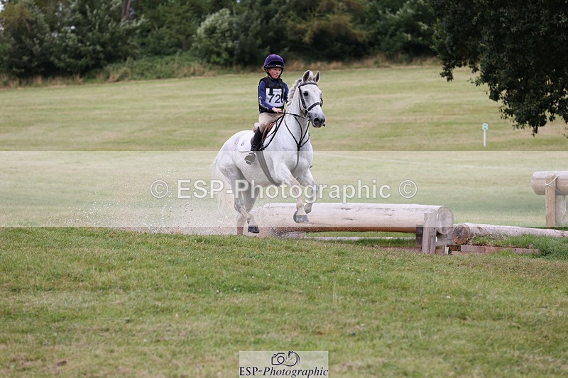 240825X-160151-36384 - 80cm XC 15.30 to 16.30