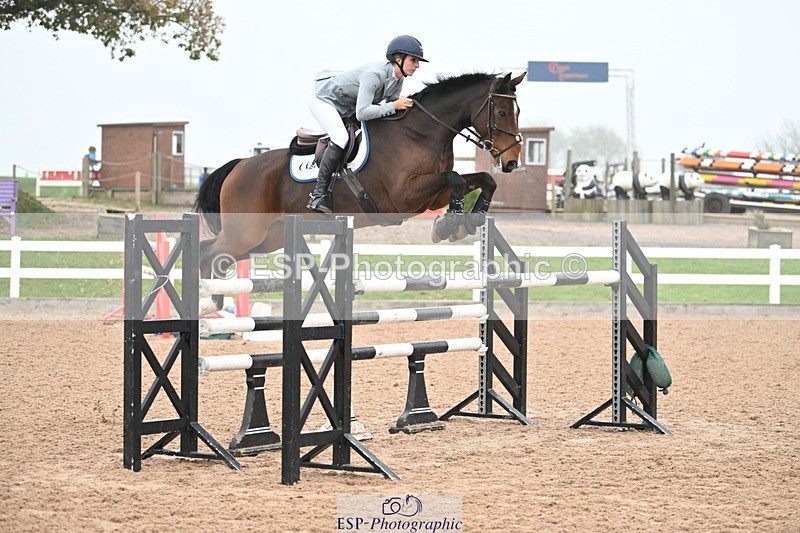 241102A-122711-04556 - SAT Cls 15 Foxhunter and 1.20m Open