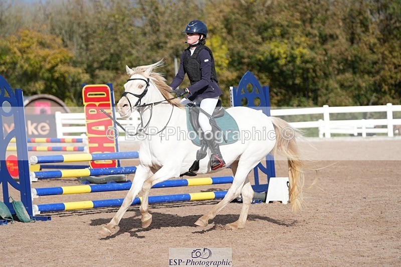 251026-121709-02357 - Cls 4 Pony Winter Novice + 80cm Open