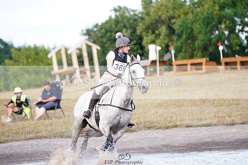 250802A-173432-08933 - H-369-Zoe.Mccanlis-WHISKY.REBELLION