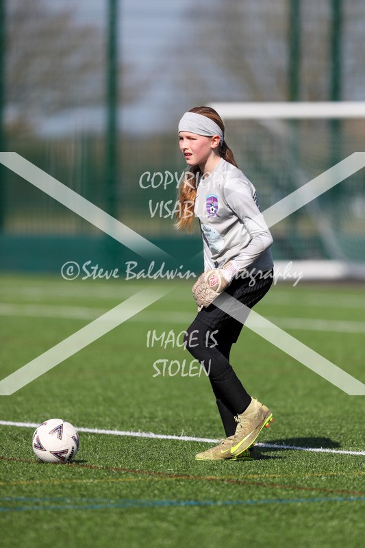 1DX20070 - 2026-03-21 FC Abbey Meads U9 Purple Girls V Stratton Juniors FC U9 Pheonix Girls