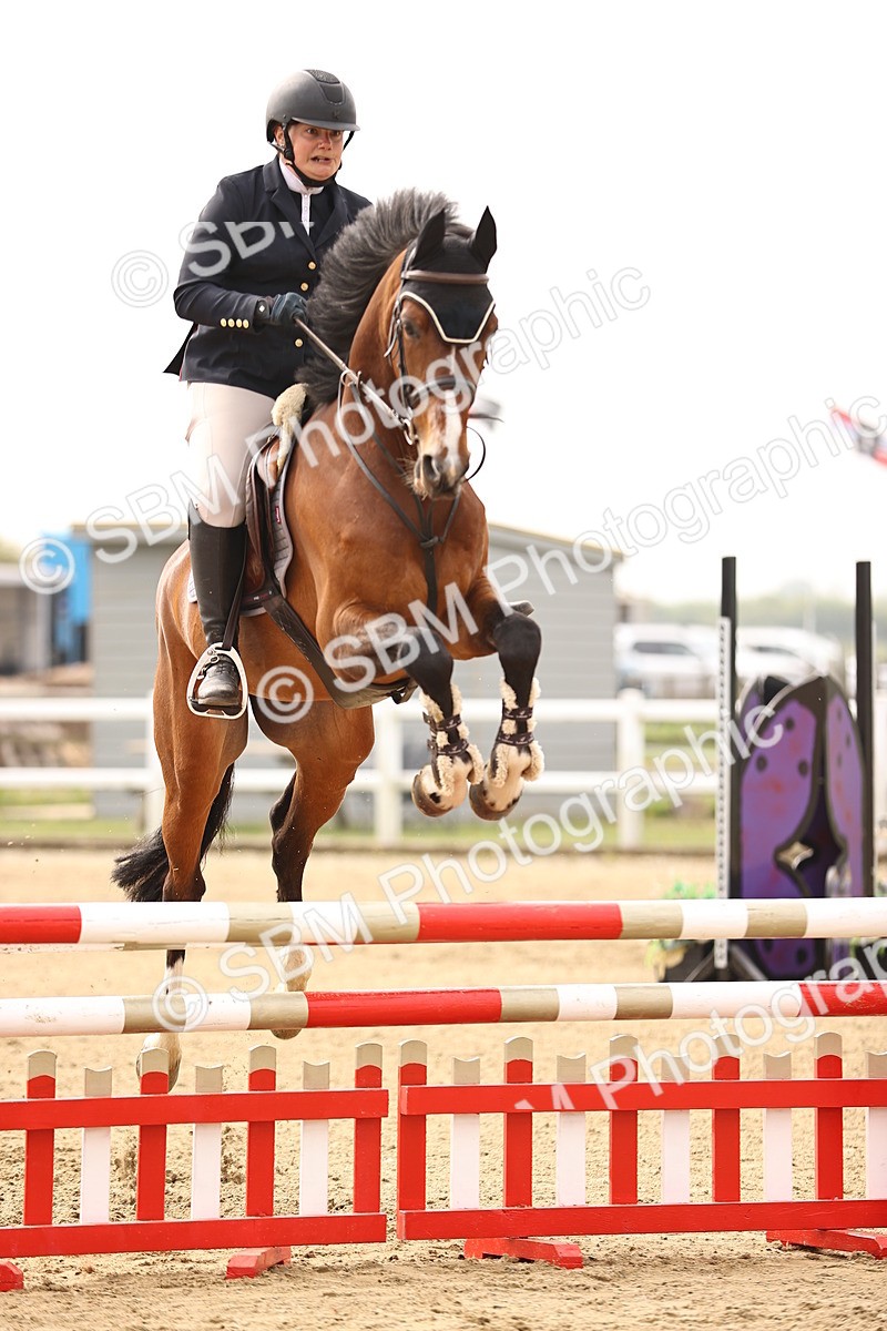  - Class 15 - Senior British novice - 90cm
