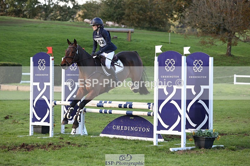 231022-160559-30101 - 552-MONBEG.BY.MAGIC-Xanthe.Baylis-TrotUp+SJ