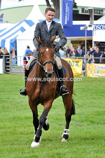 EQUISCOT 9325 - A WEE PEEK AT RHS 2013
