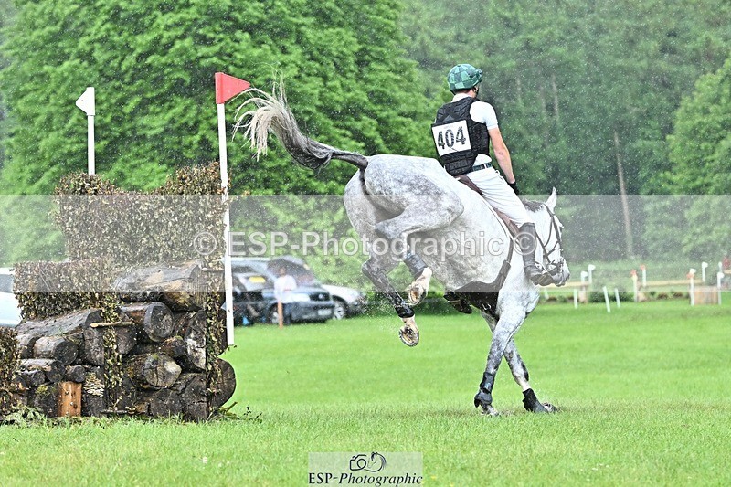 240526-124120-22137 - 404-DEERPAIRC_REVELRY-Max_Warburton