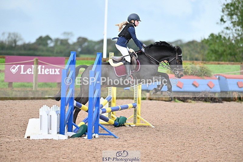 231029A-093821-02461 - 60cm Club and Schools