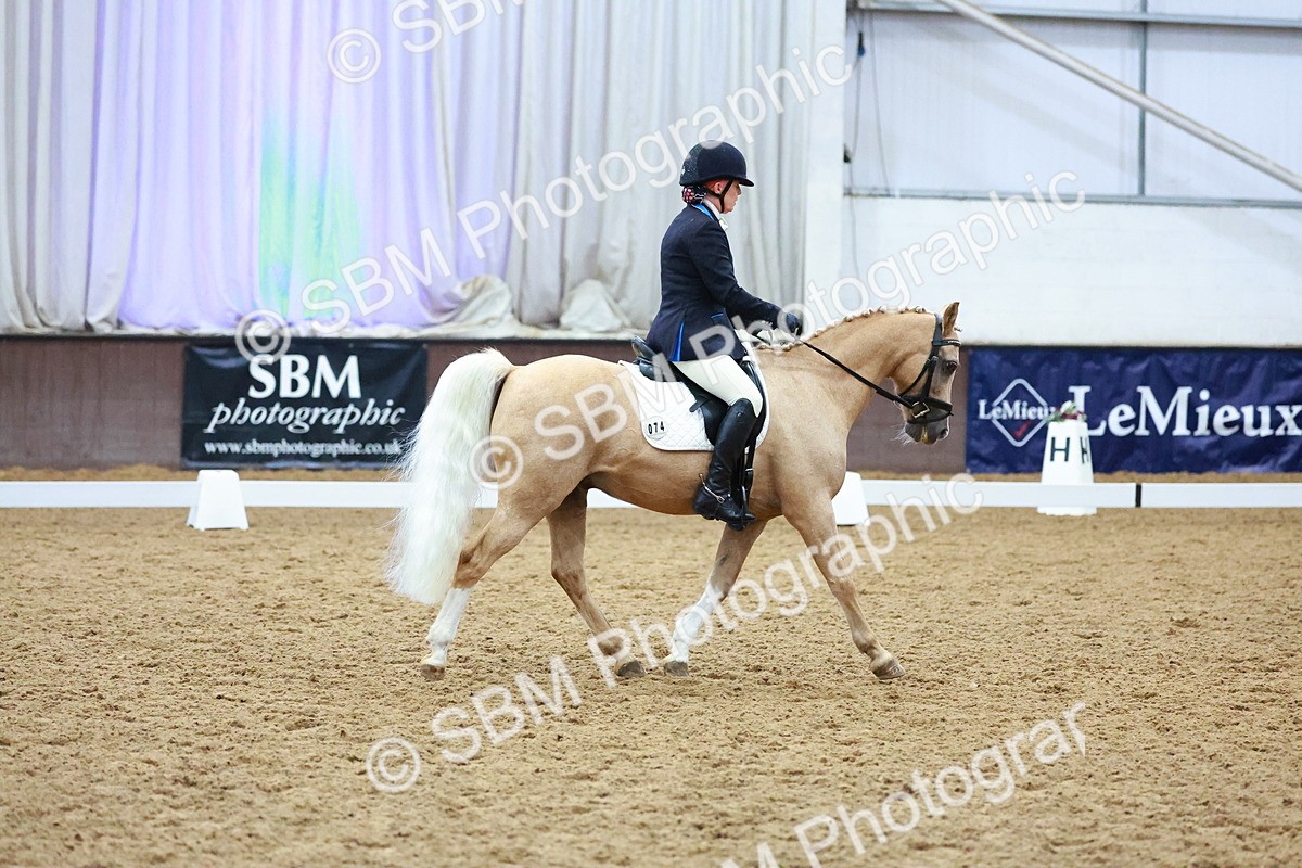 SBM_004279 - Class 12 - E2 Championship - 14.50-15.53