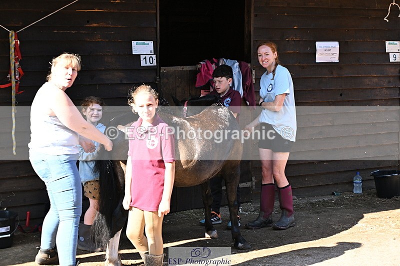 240729B-091704-01758 - Monday Stable Shots