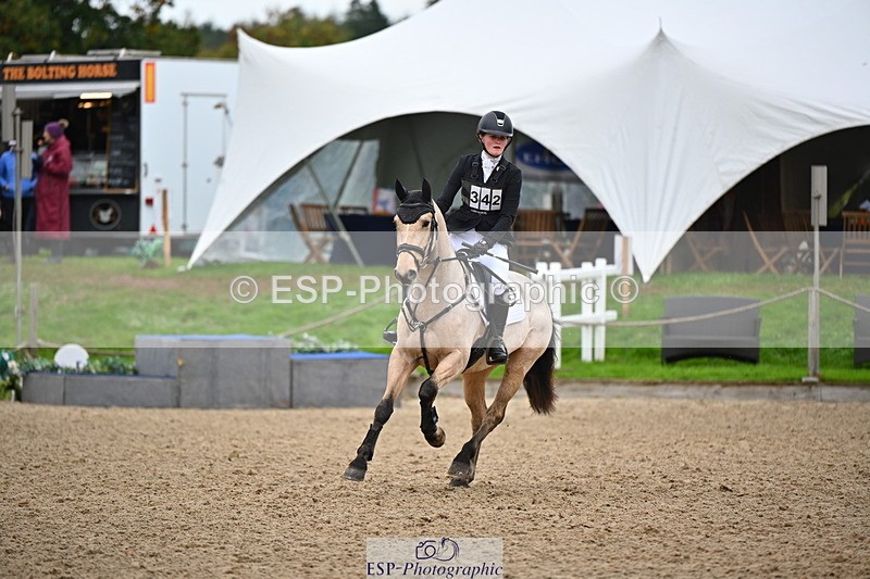 251026A-112028-23940 - D-342-Jessica.Saunders