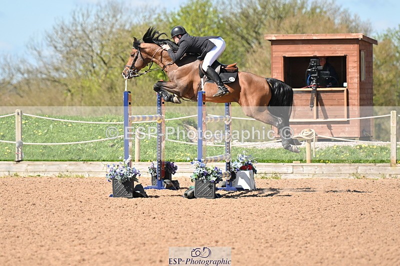 240418A-112116-02546 - Cls 5, 2 Star Medium Tour 1.35m