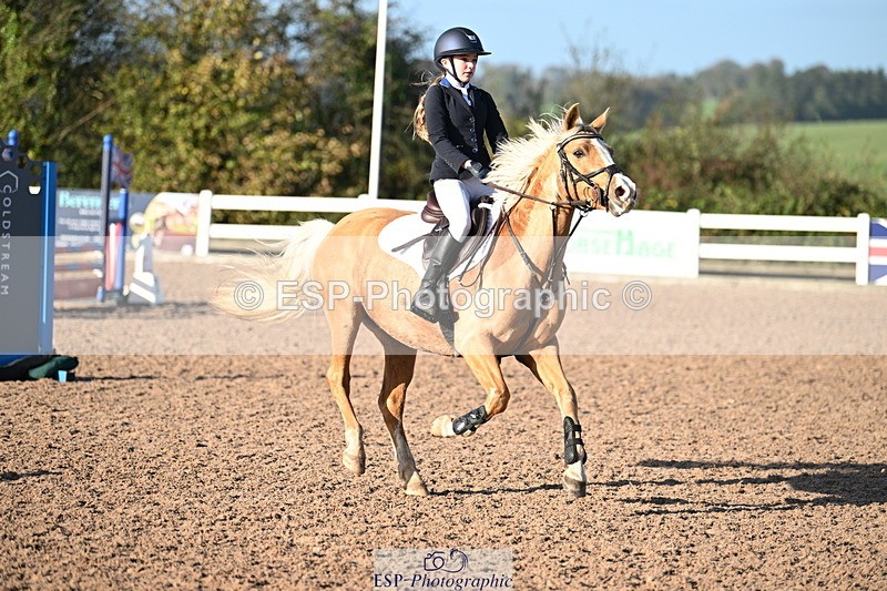 241026A-101804-00107 - SAT Cls 3 Pony Intro 70cm