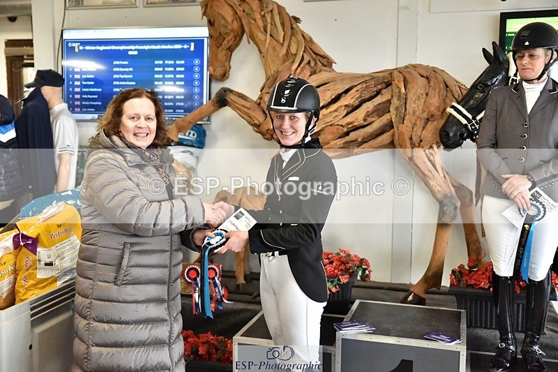 250215-153730-04488 - Medium Gold Presentations