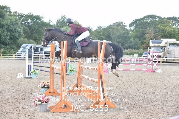 JAC_6253 - CLASS 9 SAT Pony Foxhunter/ 1.10m Open