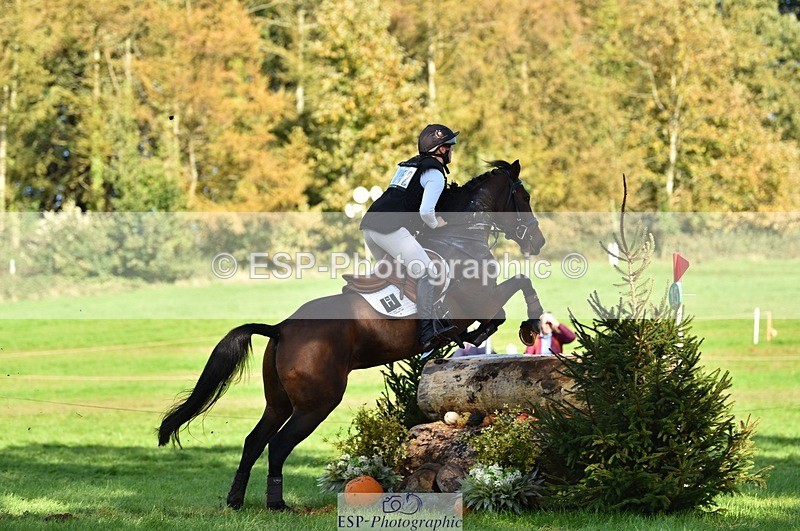 231022-151010-29323 - 352-GREANNANSTOWN.QUARRYMAN.GIRL-Grace.Taylor-XC