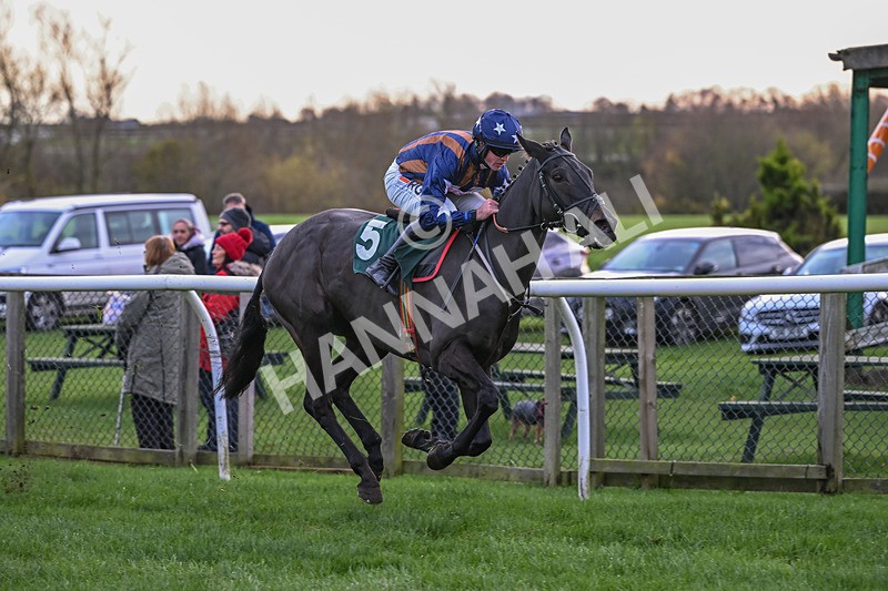 211125-Race 5-Sleeping Satellite-7900 - Race 5