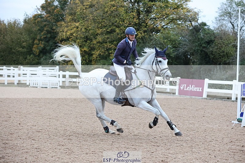 241101A-155935-03167 - FRI Cls 8 National 1.30m