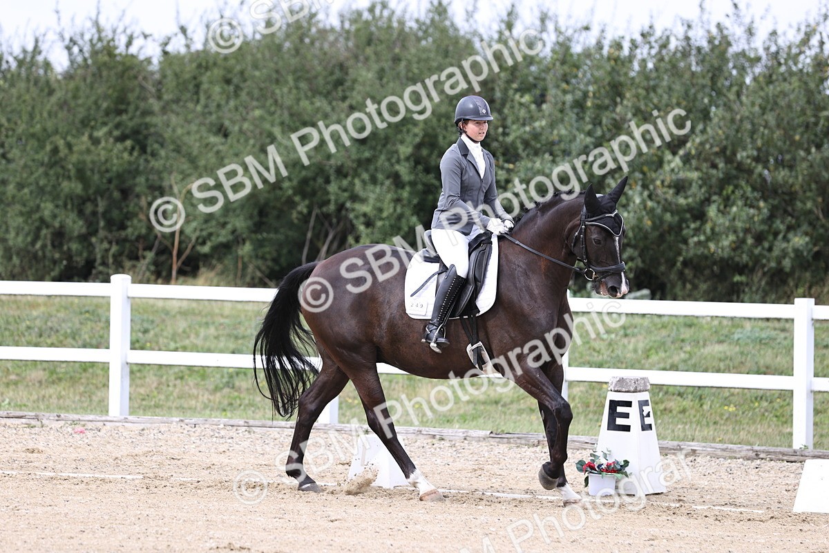 SBM_017547 - Class 14 - Novice 23 - 13.52-14.55