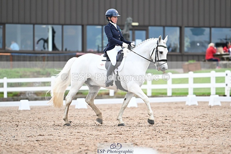 250907-124113-08396 - 067-Laura.PercyConobola.Cascade