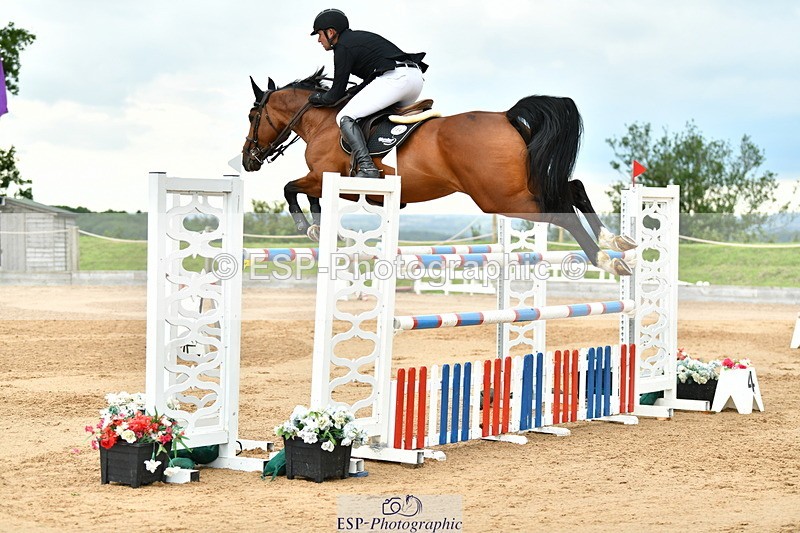 230720A-152647-03871 - Cls 9, 2 Star Big 1.40m Start to break