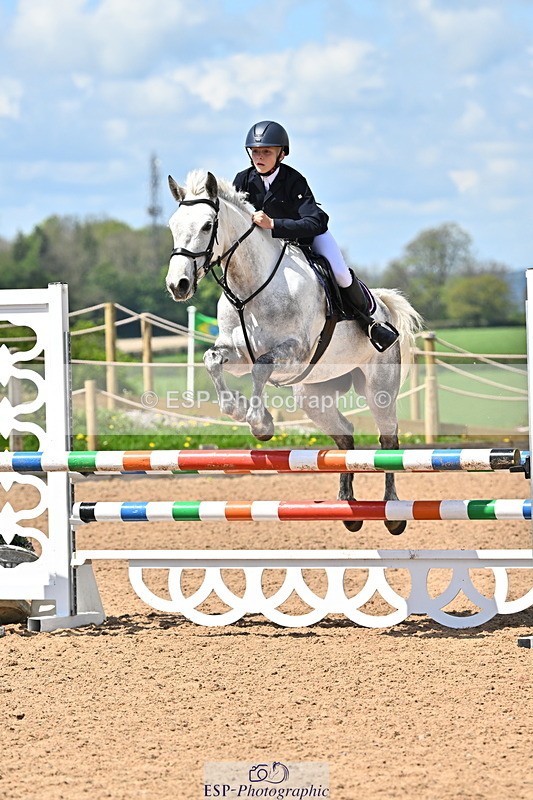 240504A-124641-01633 - Cls 4 Blue Chip Pony Newcomers & 1m Open