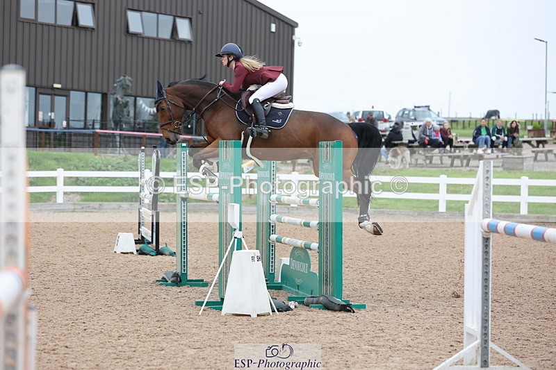 241101A-131253-01996 - FRI Cls 6 Foxhunter and 1.20m Open
