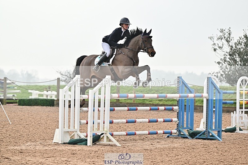 250122-140911-00577 - Cls 6 Foxhunter and 1.20m