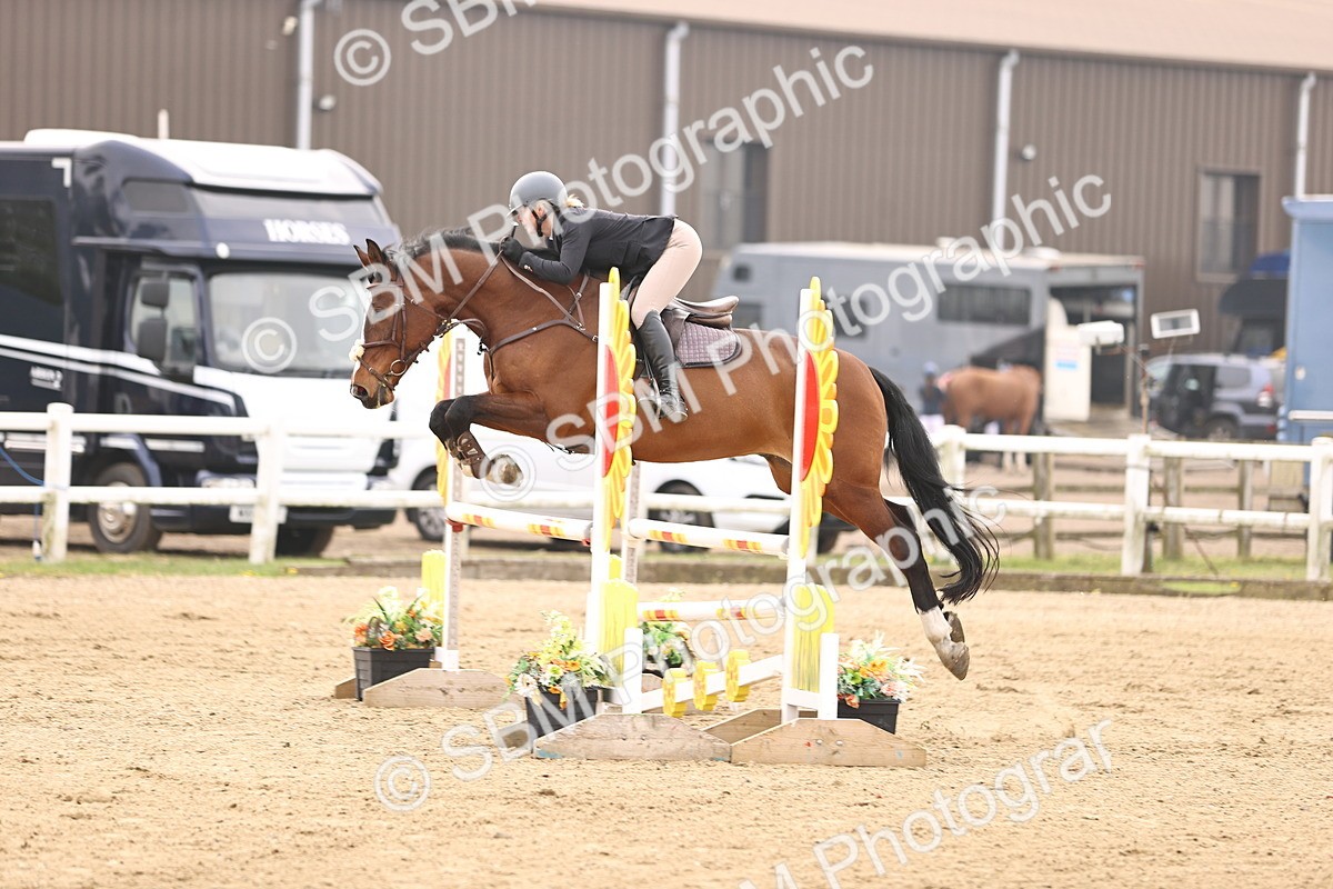  - Class 15 - Senior British novice - 90cm