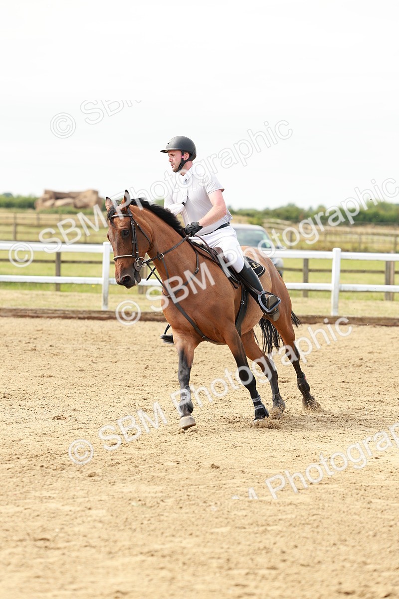 SBM_016895 - Class 20 - Senior Newcomers - 1.10m