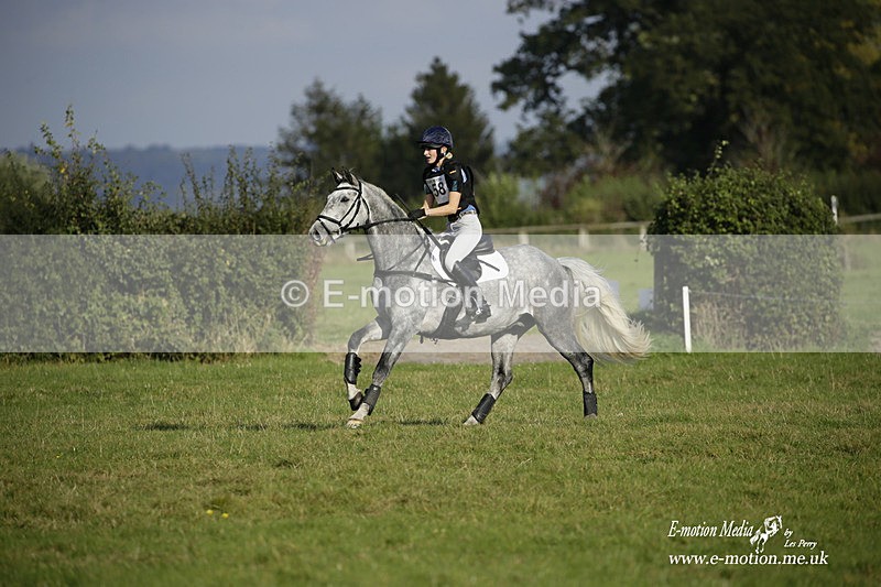  WWHT 171021 3944 - Open (1.00m)  17/10/21