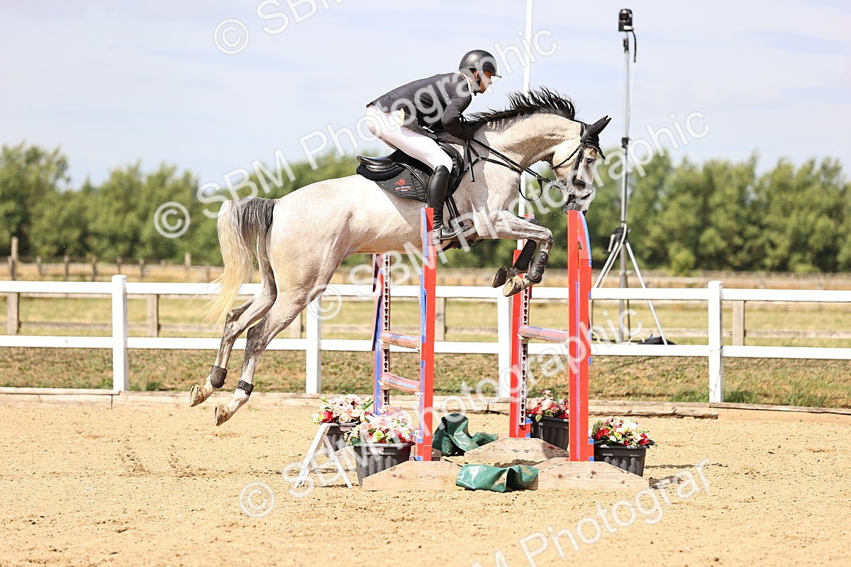 SBM_009873 - Class 8 - Senior Newcomers - 1.10  Open