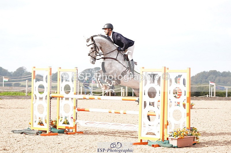 241004A-131538-00564 - Fri 03 Snr Newc & 1.10m Open