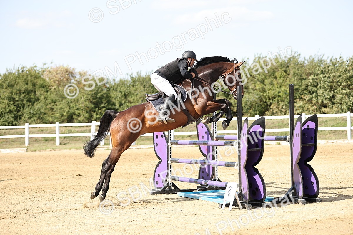 SBM_005173 - Class 6 = Senior Newcomers - 1.10m Open