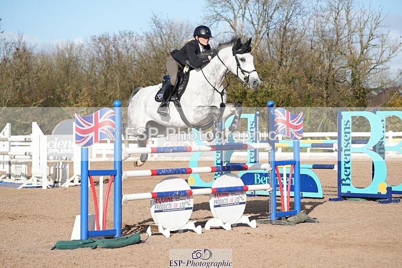 251108-125547-02600 - Cls 13 Foxhunter and 1.20m Open